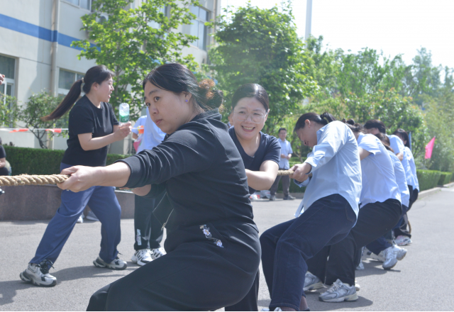 迎五一，展風(fēng)采——新風(fēng)光第二十一屆春季運(yùn)動(dòng)會(huì)召開